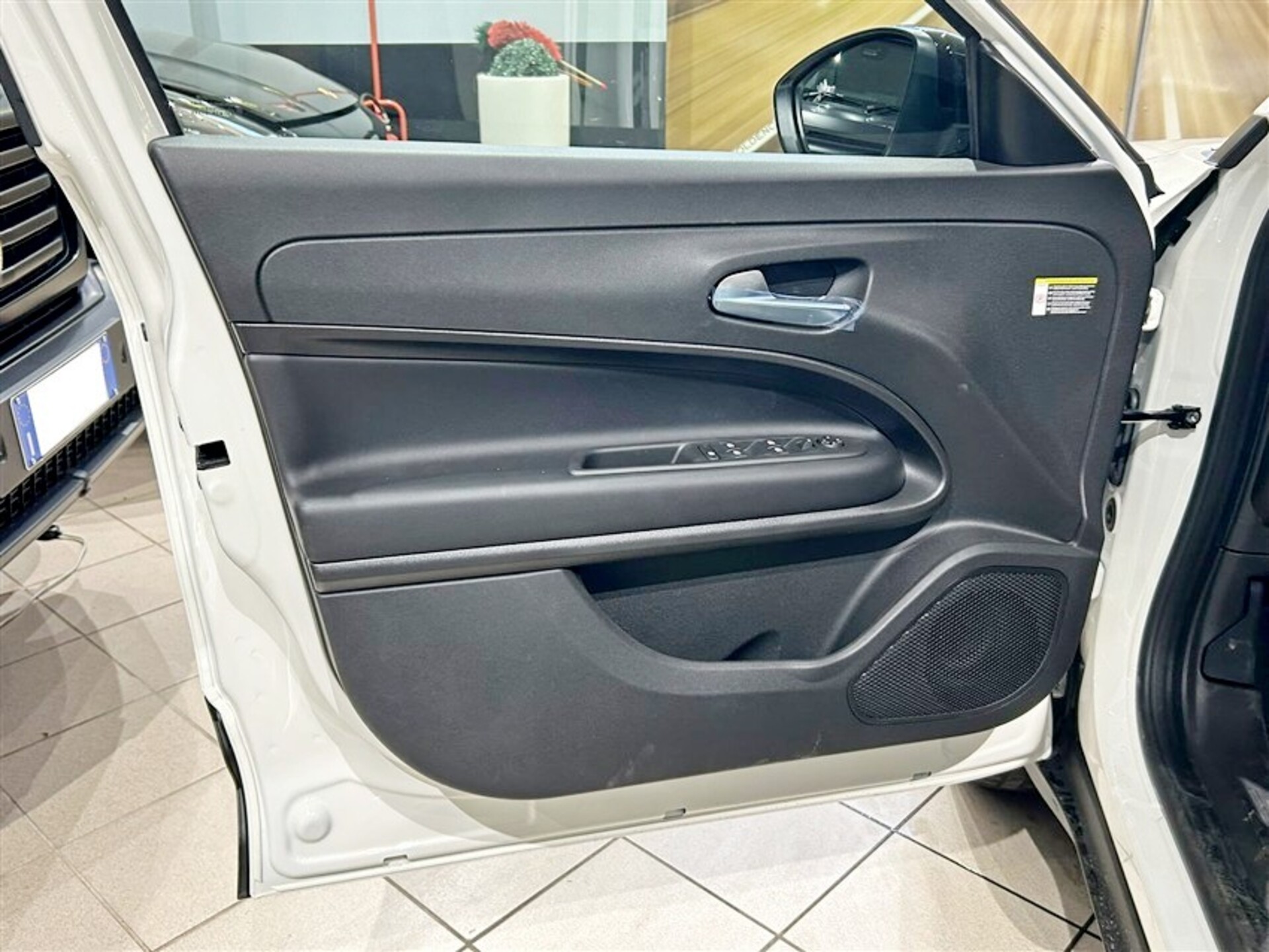 Jeep Avenger 1.2 turbo e-hybrid mhev ALTITUDE fwd 110cv edct6 Elettrica / Benzina