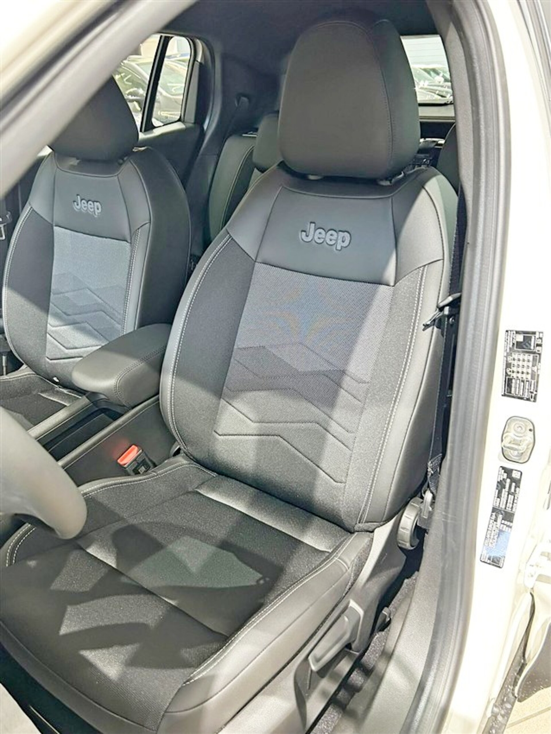 Jeep Avenger 1.2 turbo e-hybrid mhev ALTITUDE fwd 110cv edct6 Elettrica / Benzina