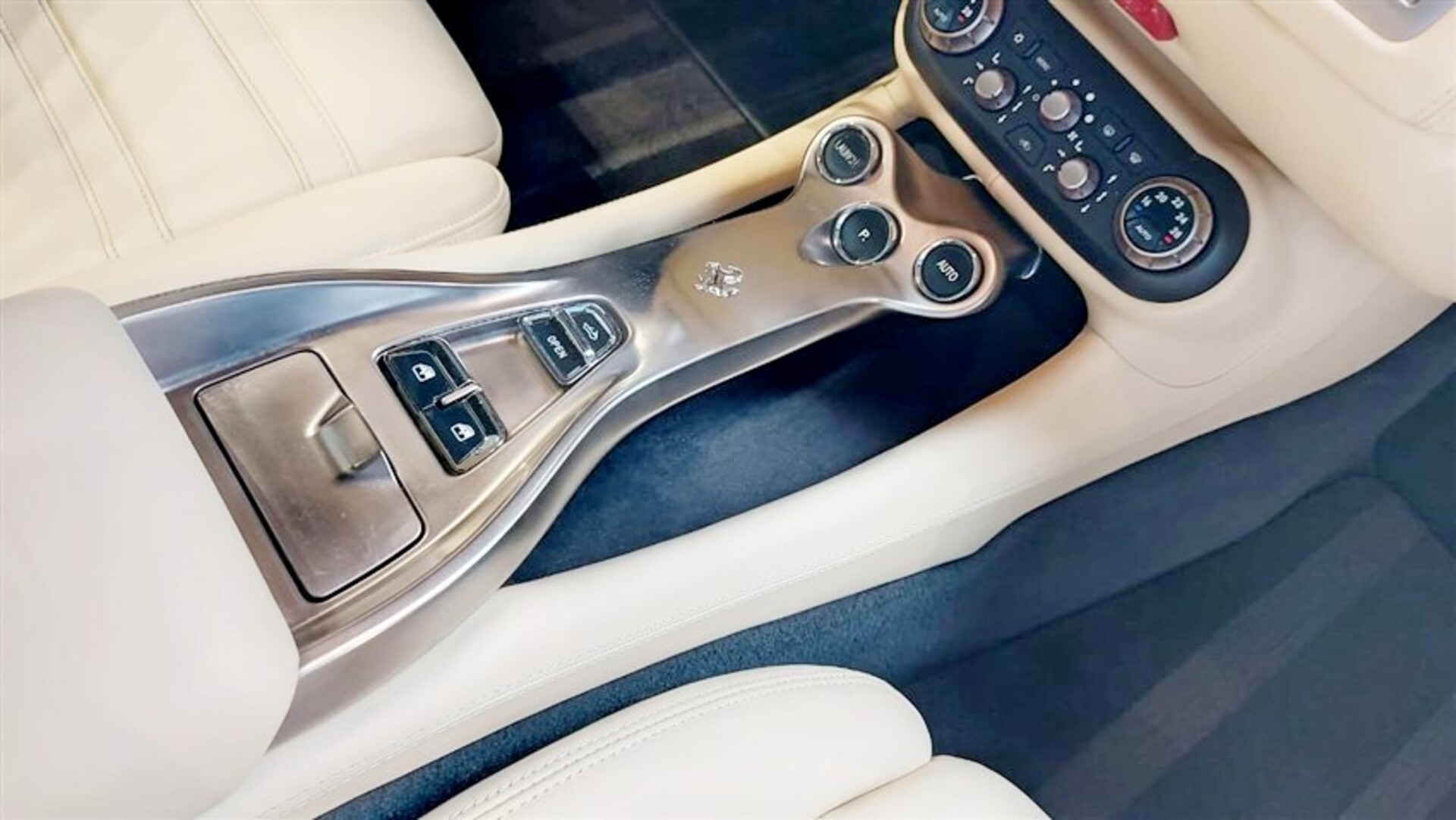 Ferrari California 4.3 DCT Benzina