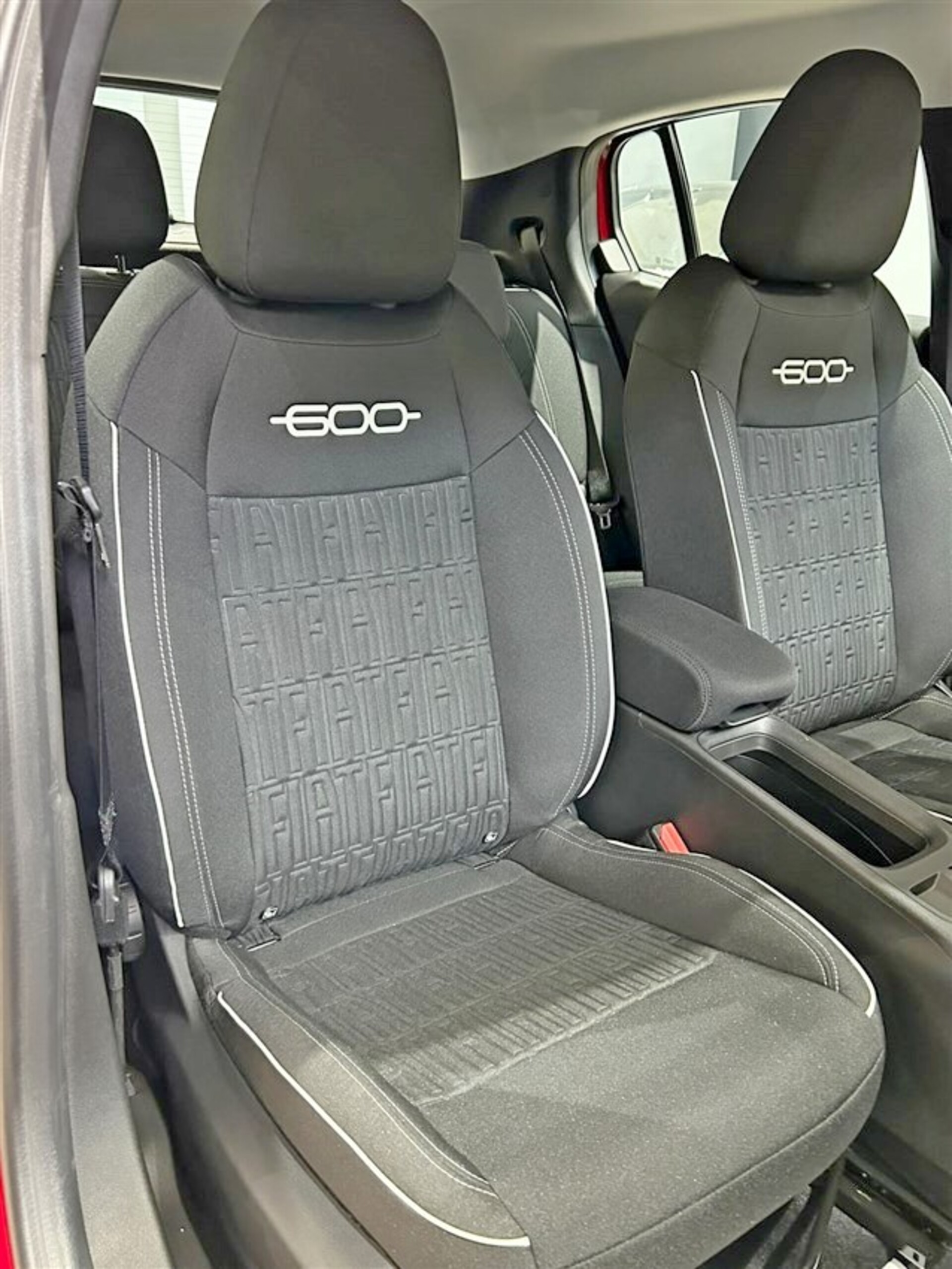Fiat 600 1.2 hybrid 110cv auto Elettrica / Benzina