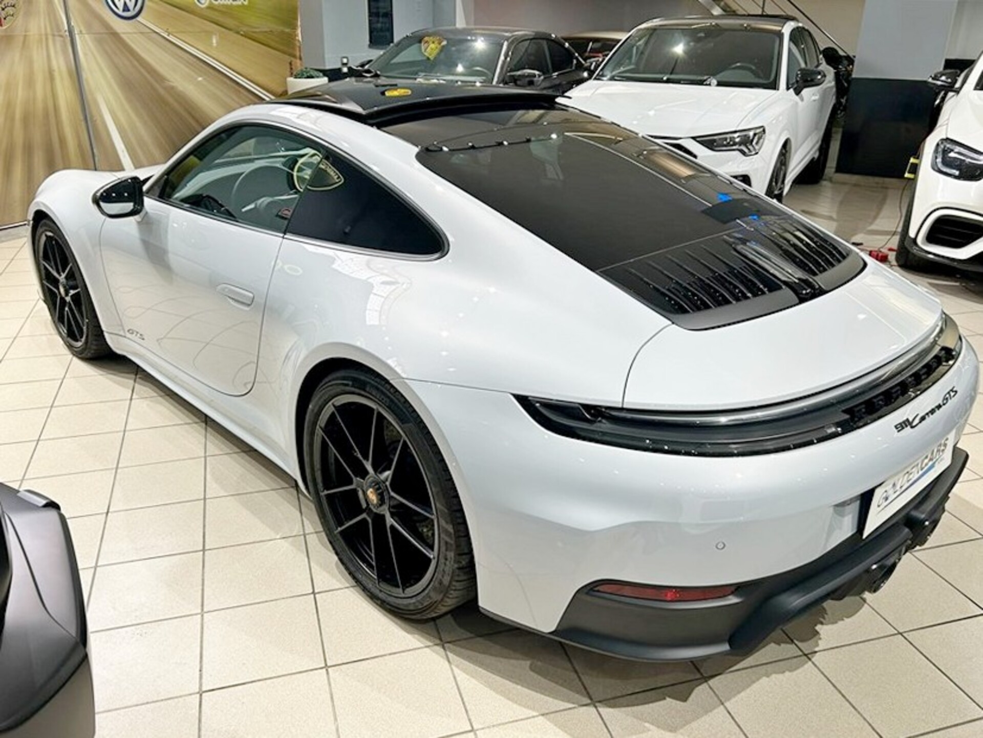 Porsche 911 Carrera GTS Elettrica / Benzina