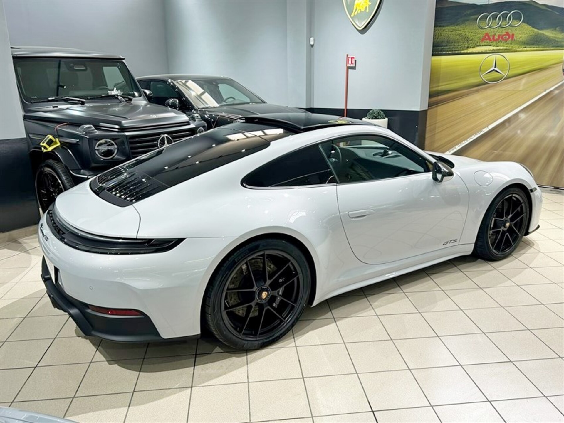 Porsche 911 Carrera GTS Elettrica / Benzina