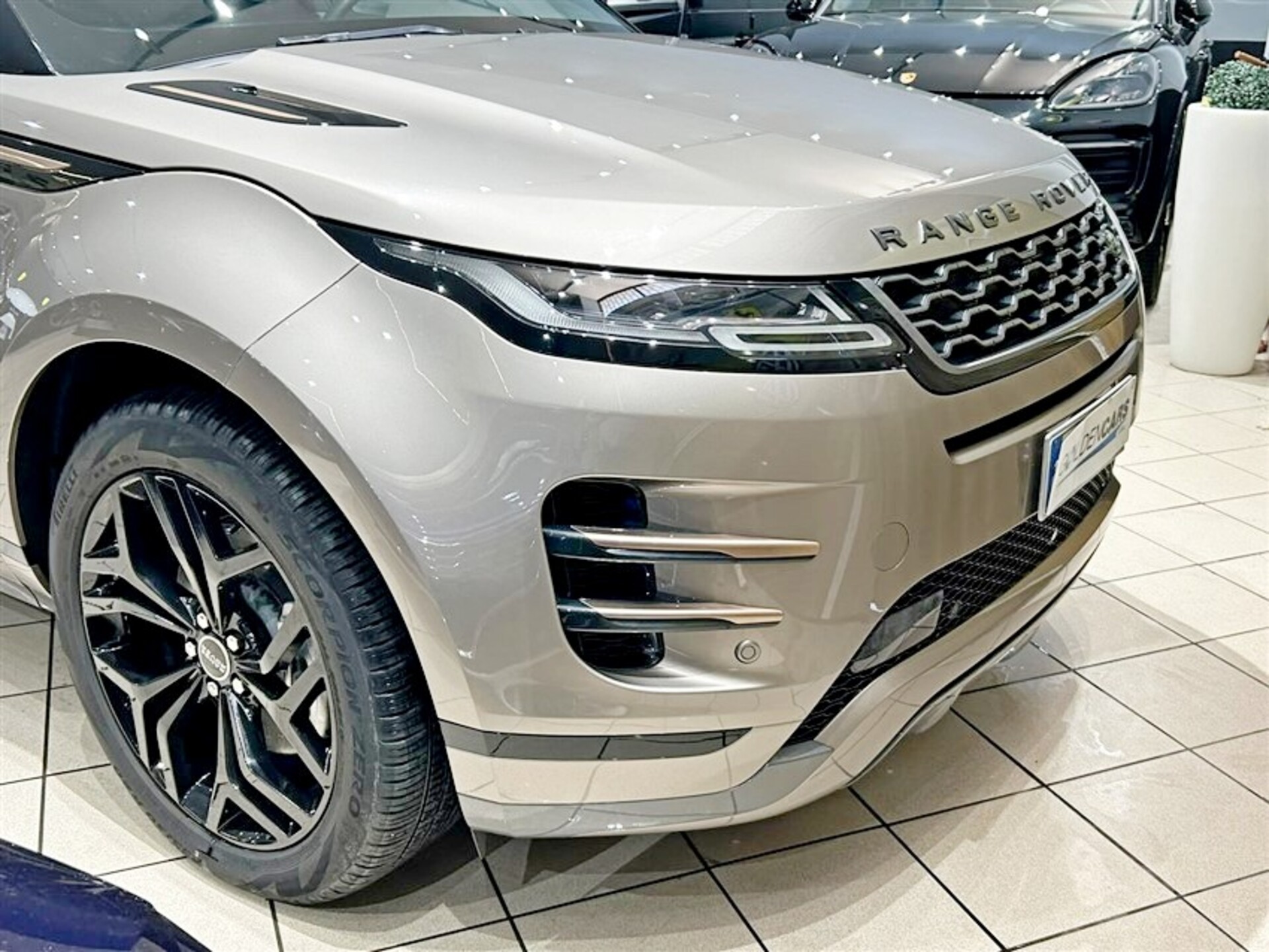 Land Rover Range Rover Evoque 2.0d i4 mhev R-Dynamic SE awd 204cv auto Elettrica / Diesel