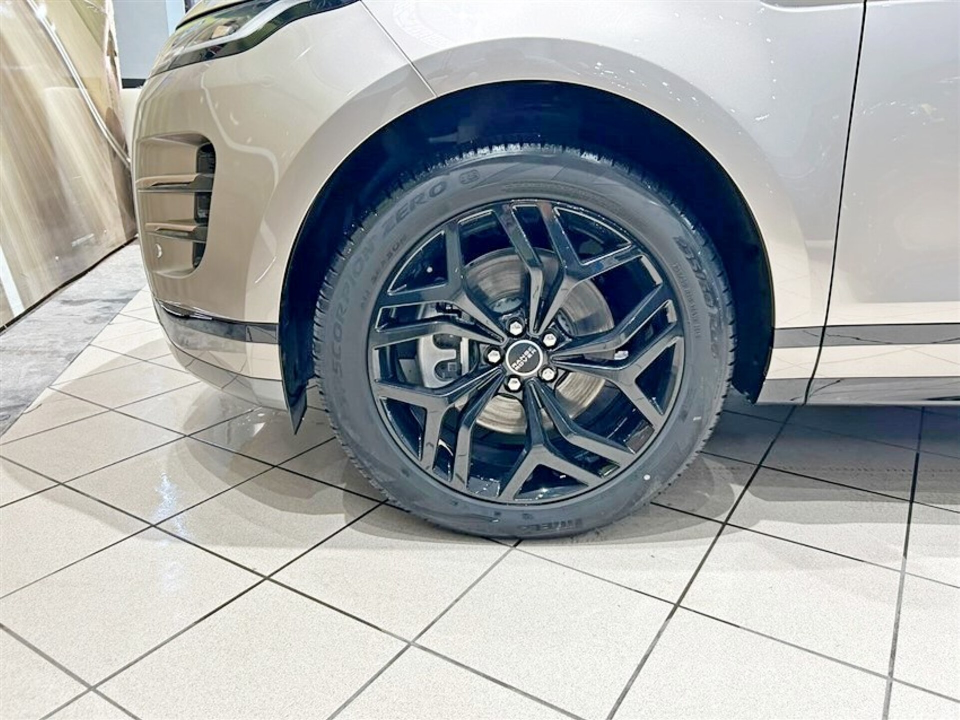 Land Rover Range Rover Evoque 2.0d i4 mhev R-Dynamic SE awd 204cv auto Elettrica / Diesel