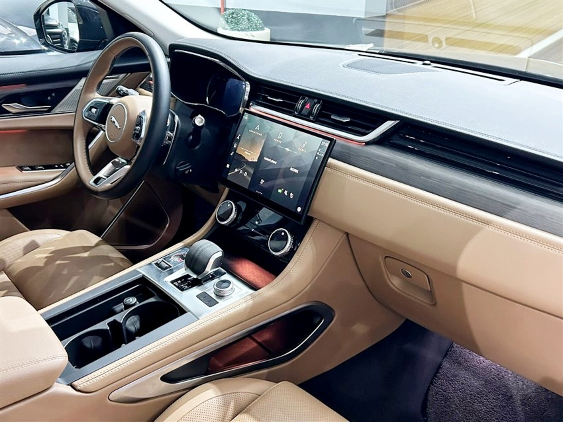 Jaguar F-PACE 2.0d i4 mhev SE awd 204cv auto Elettrica / Diesel
