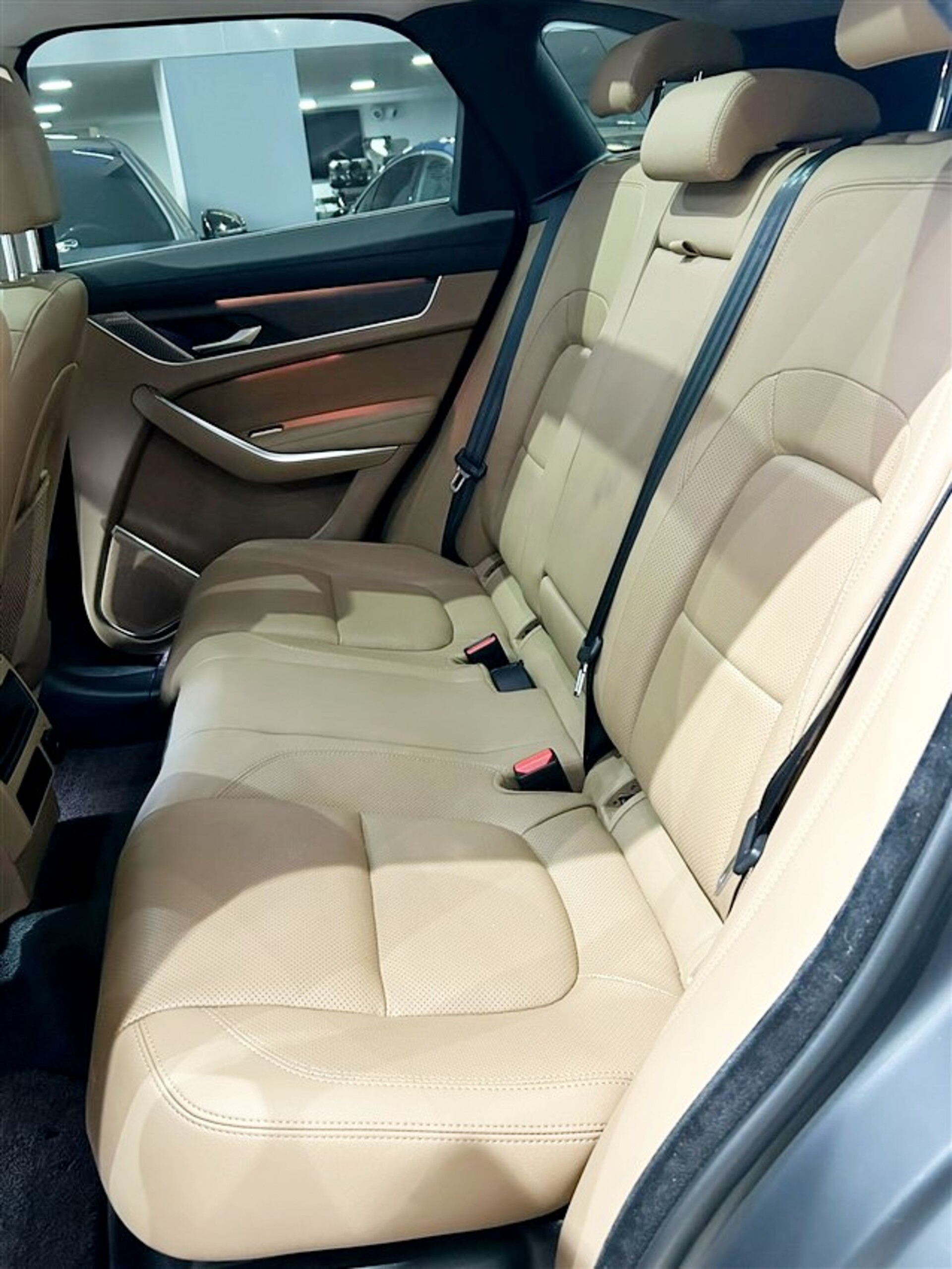 Jaguar F-PACE 2.0d i4 mhev SE awd 204cv auto Elettrica / Diesel