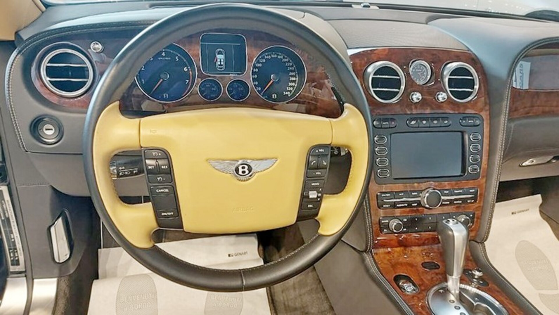 Bentley Continental GTC da 559 Cv Benzina