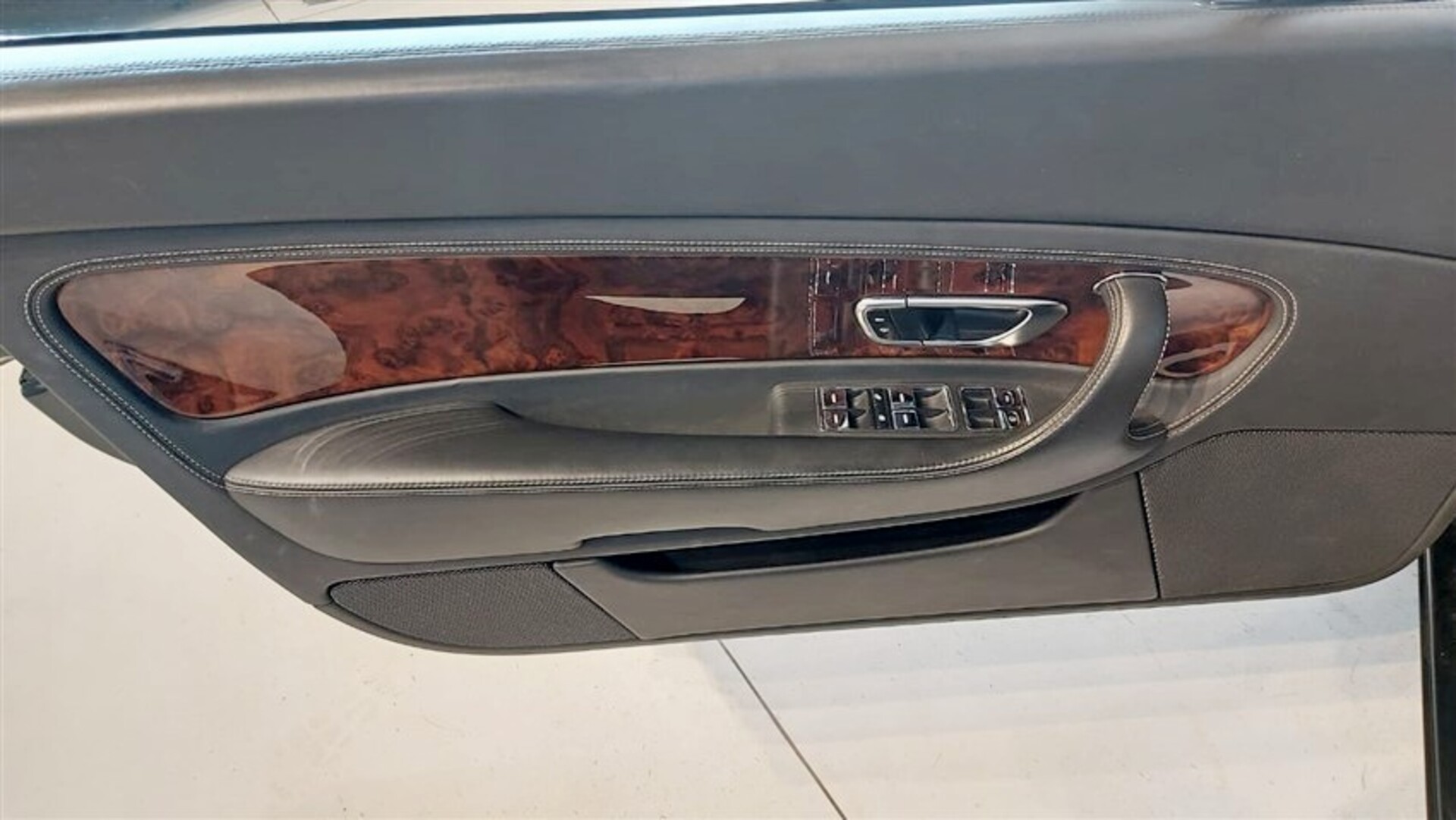Bentley Continental GTC da 559 Cv Benzina