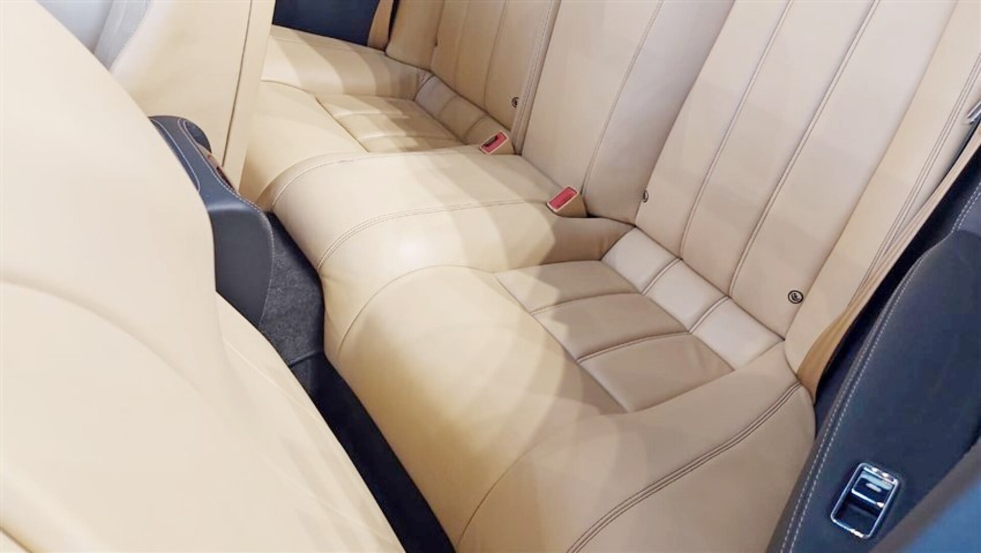 Bentley Continental GTC da 559 Cv Benzina