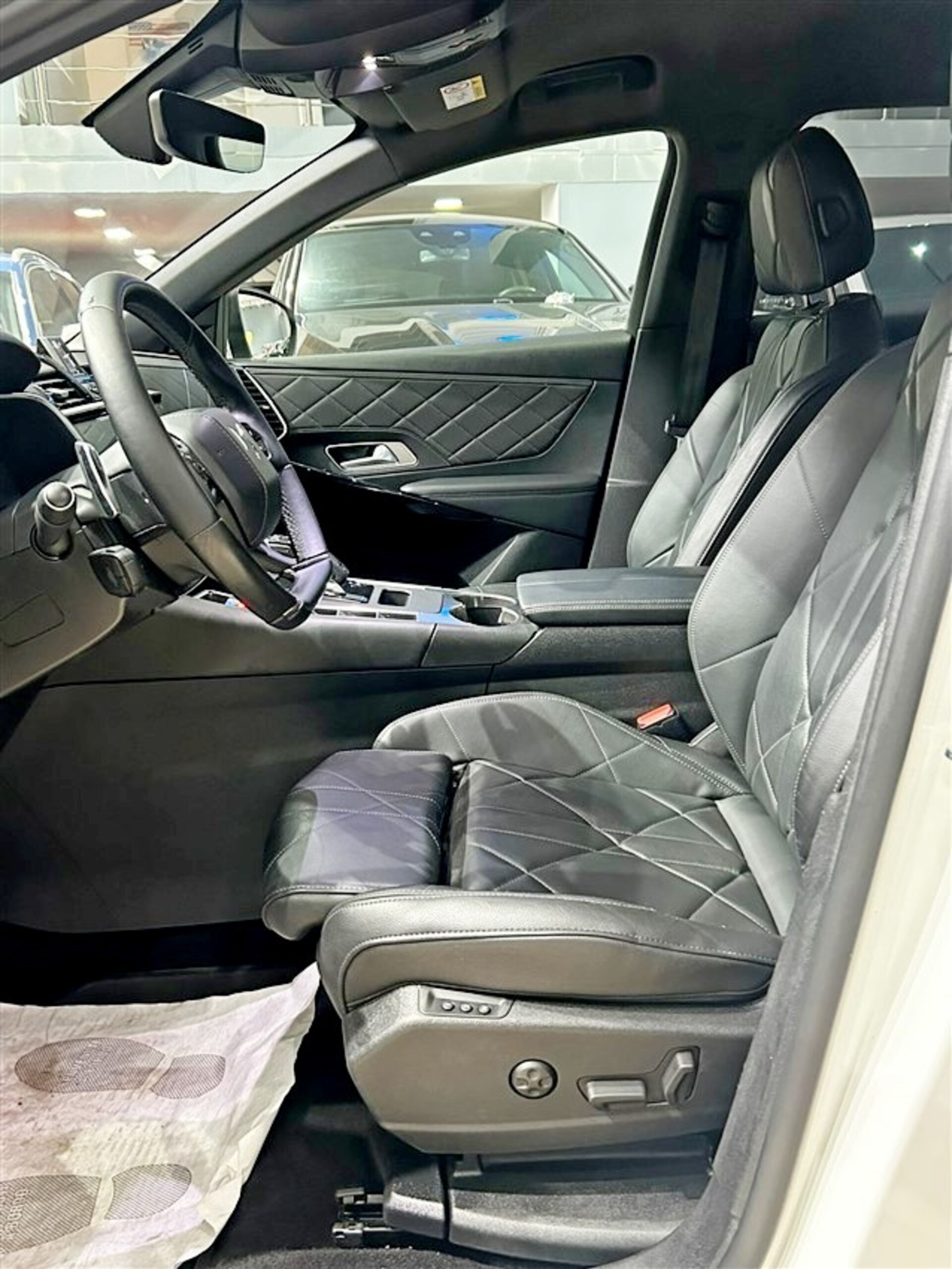 DS Automobiles DS7 Crossback 1.5 bluehdi Rivoli 130cv auto Diesel