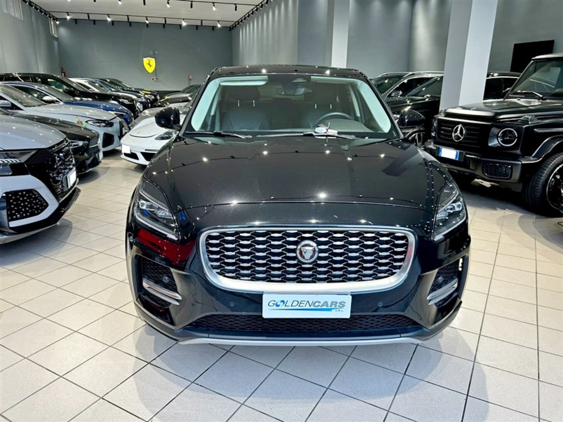 Jaguar E-Pace Elettrica / Benzina