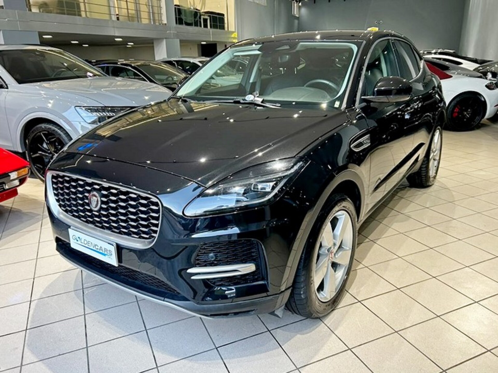 Jaguar E-Pace Elettrica / Benzina