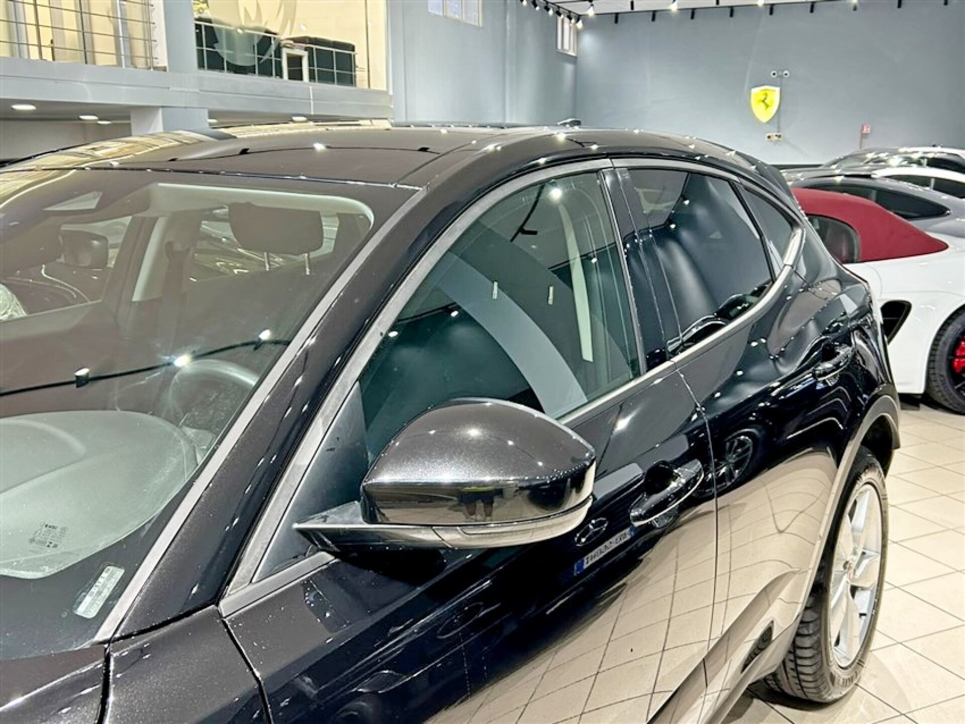Jaguar E-Pace Elettrica / Benzina