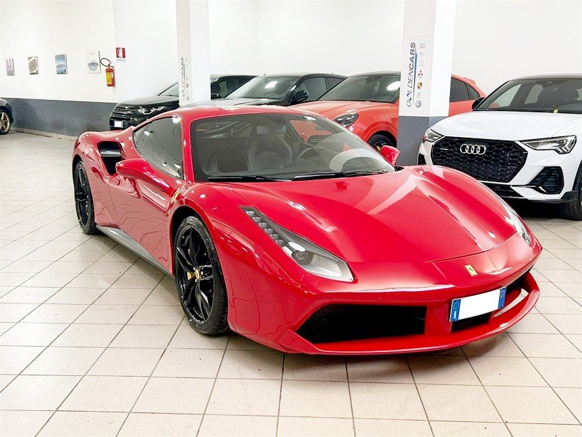 Ferrari 488 GTB Benzina