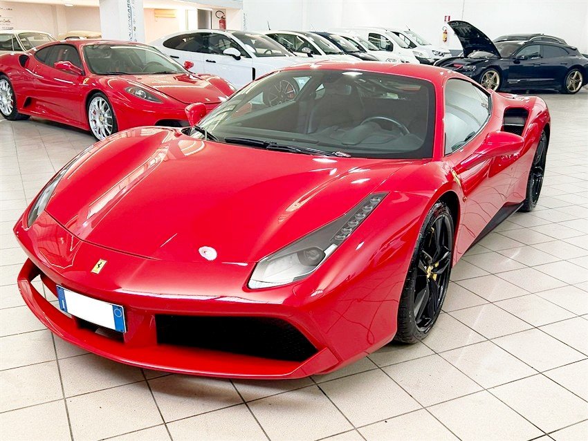 Ferrari 488 GTB Benzina
