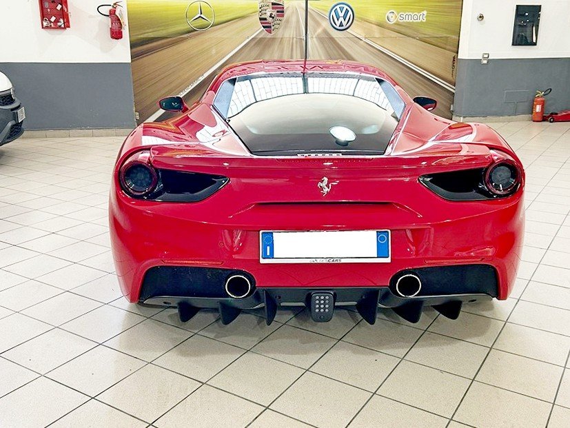 Ferrari 488 GTB Benzina