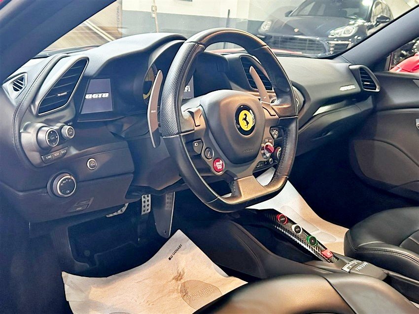 Ferrari 488 GTB Benzina