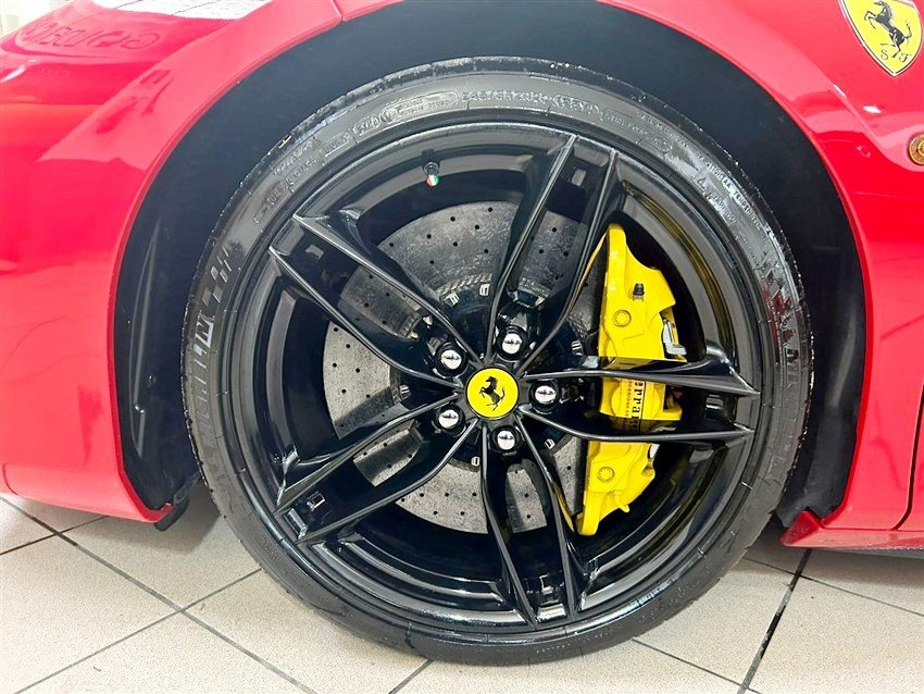 Ferrari 488 GTB Benzina