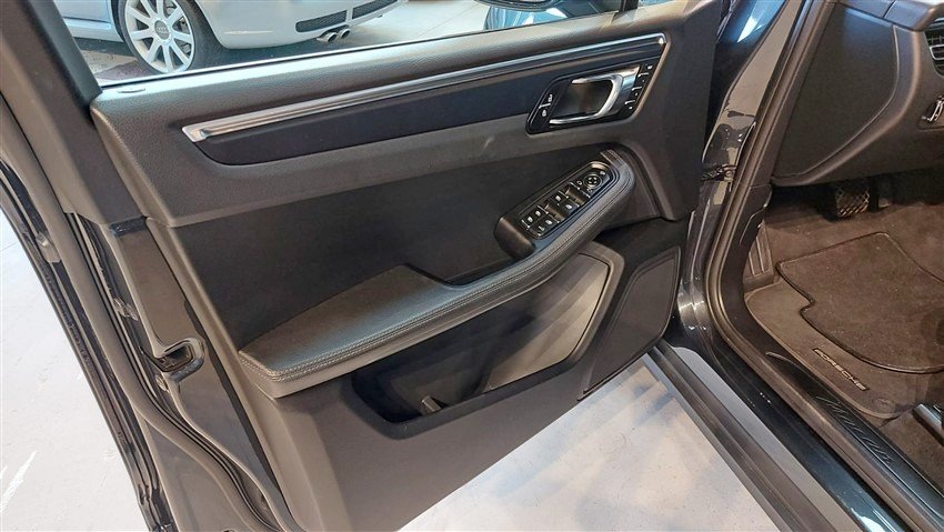 Porsche Macan 2.0I da 245 Cv Benzina