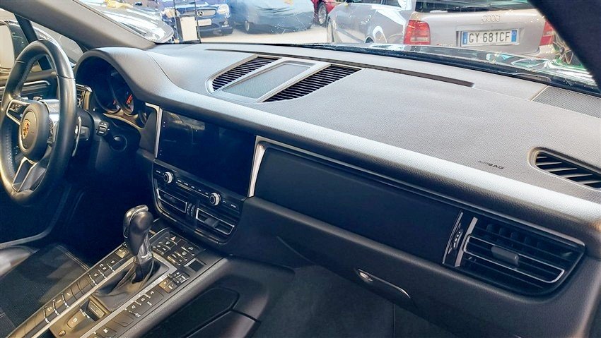 Porsche Macan 2.0I da 245 Cv Benzina