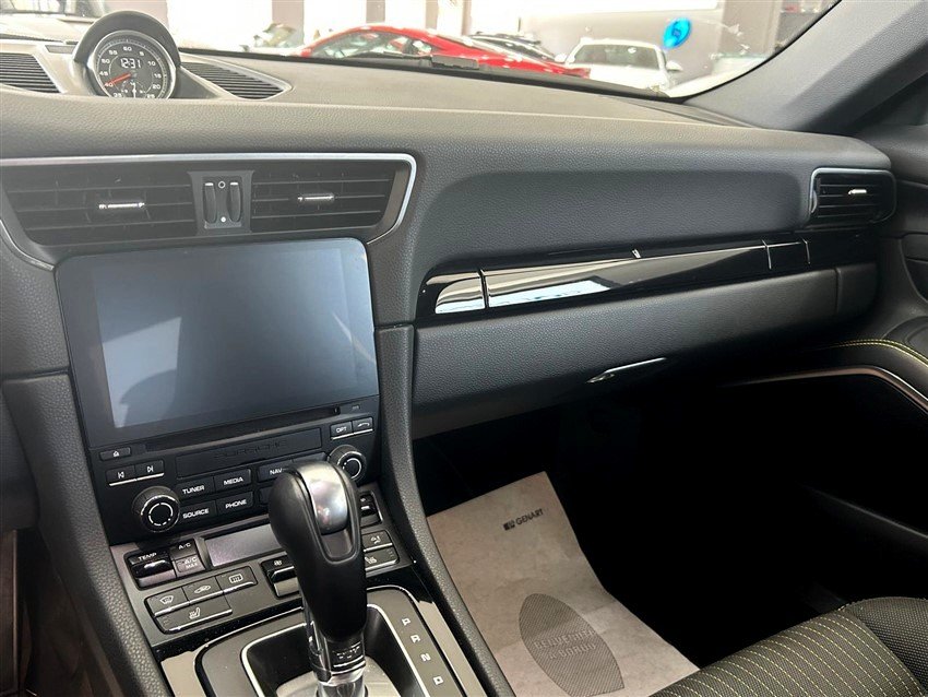 Porsche 911 Carrera T da 370 Cv Benzina