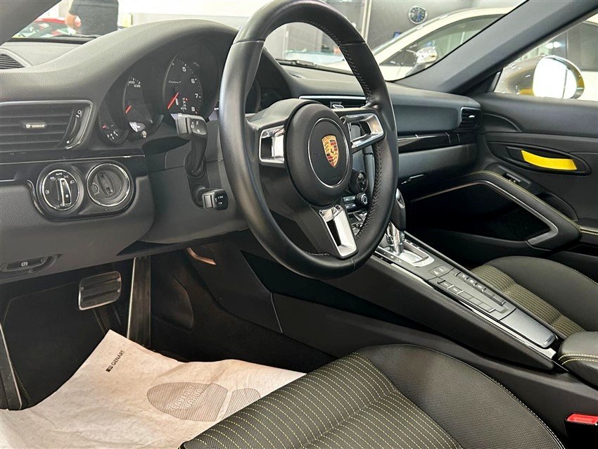 Porsche 911 Carrera T da 370 Cv Benzina