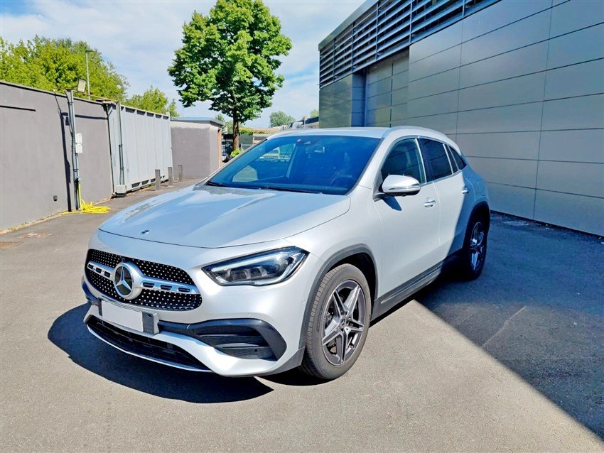 Mercedes-Benz GLA 200 D Premium da 150 Cv Diesel