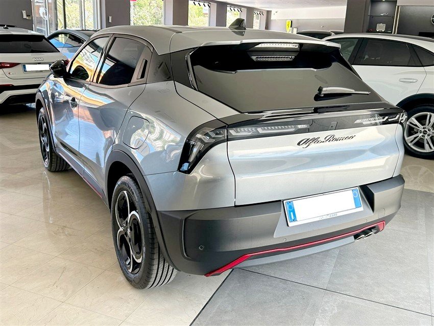 Alfa Romeo Junior 1.2 ibrida Speciale 145cv edct6 Elettrica / Benzina