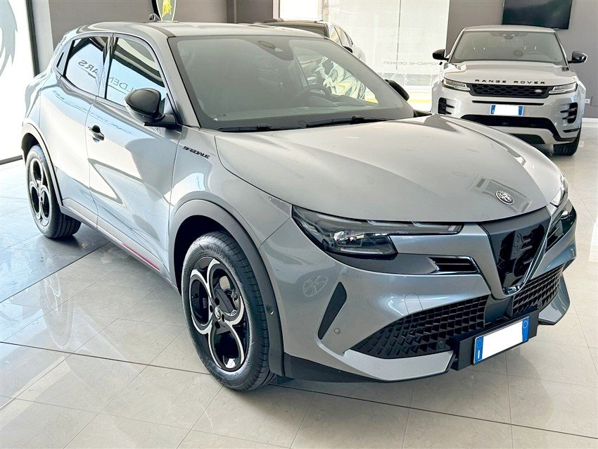 Alfa Romeo Junior 1.2 ibrida Speciale 145cv edct6 Elettrica / Benzina