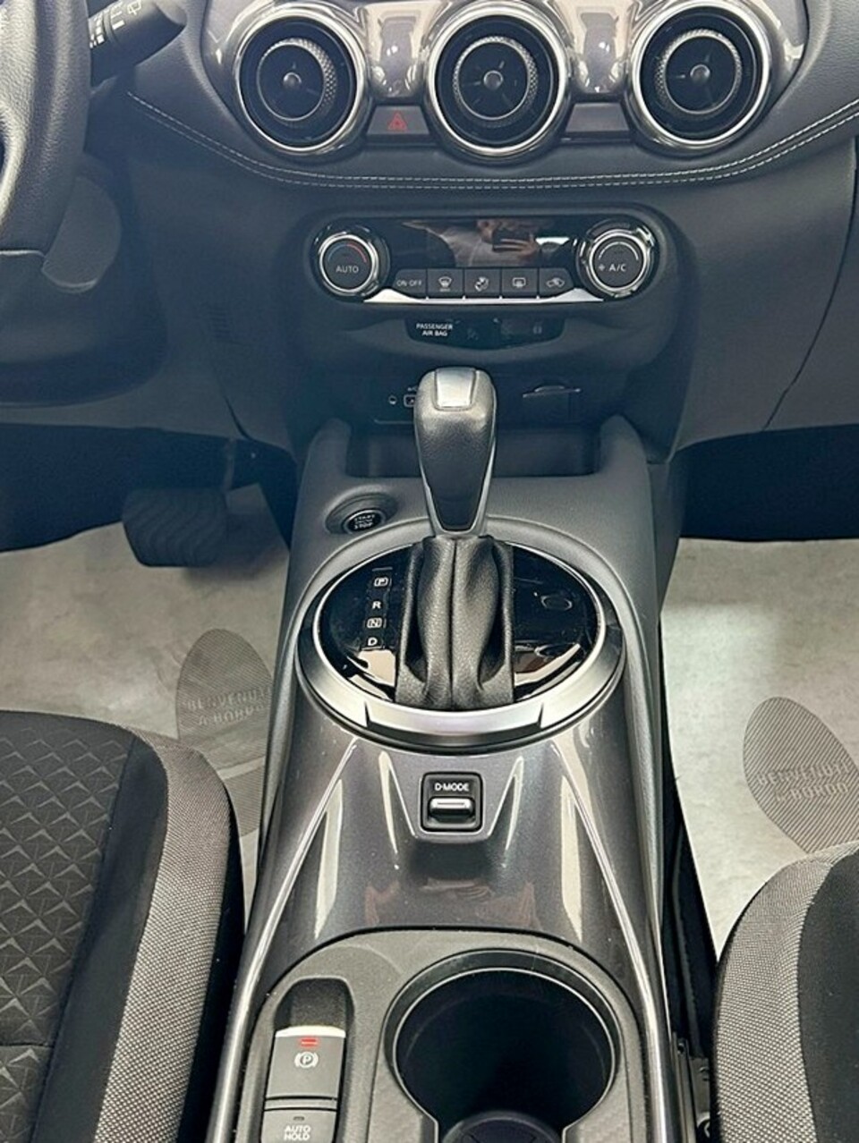 Nissan Juke 1.0 dig-t N-Connecta 114cv dct Benzina