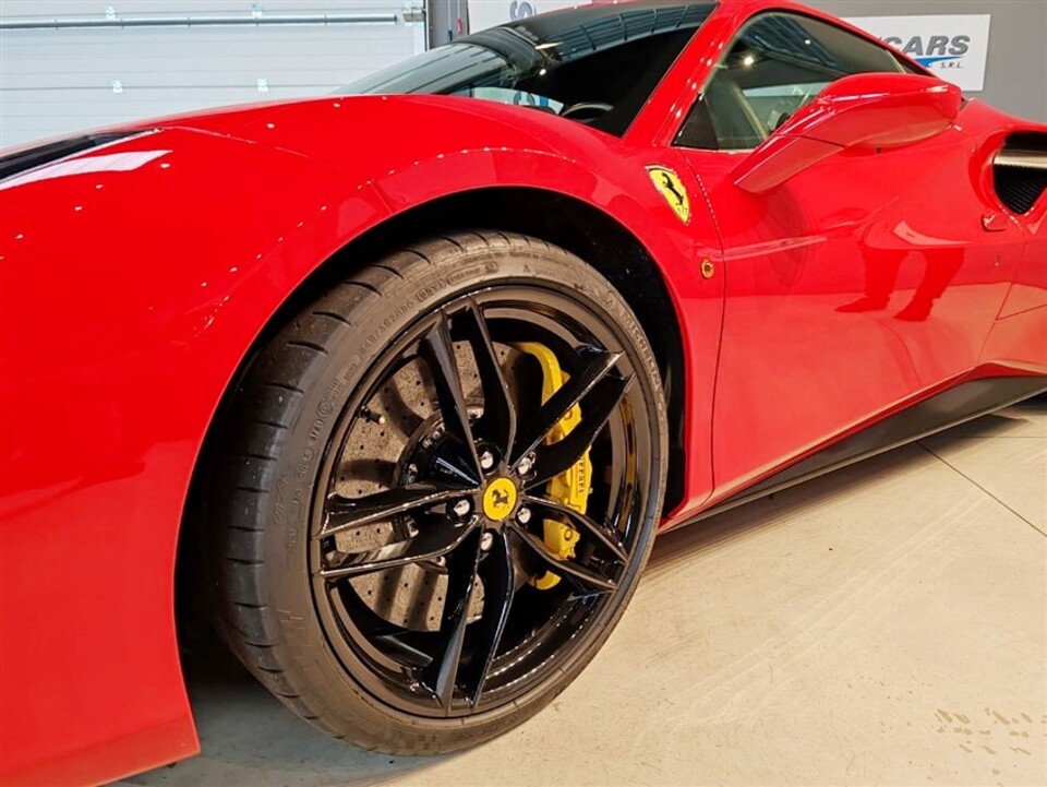 Ferrari 488 Coupe 3.9 GTB dct Benzina
