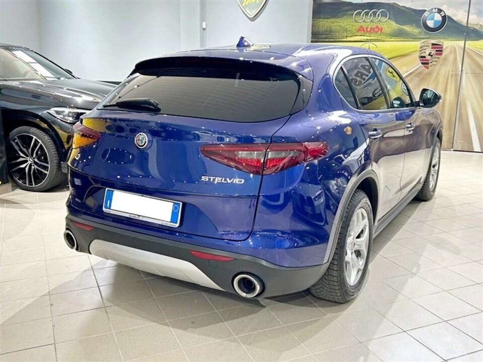 Alfa Romeo Stelvio 2.2 t Business Q4 190cv auto Diesel