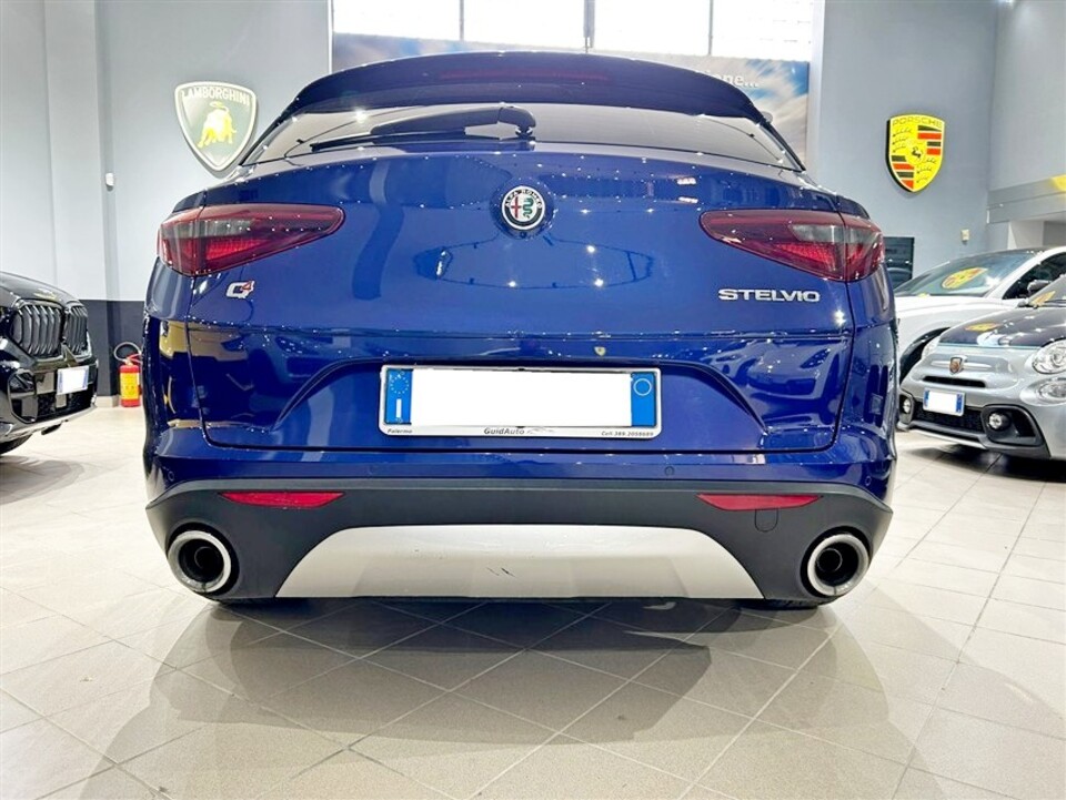 Alfa Romeo Stelvio 2.2 t Business Q4 190cv auto Diesel