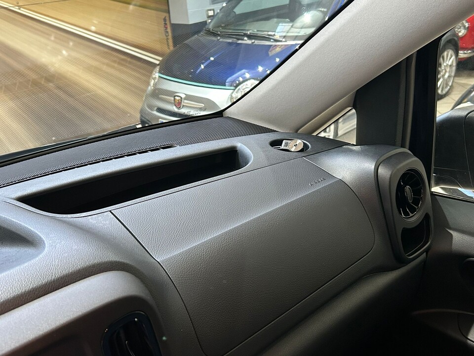 Mercedes-Benz Vito Tourer Pro XL 116 CDI con solo 13000 km Diesel
