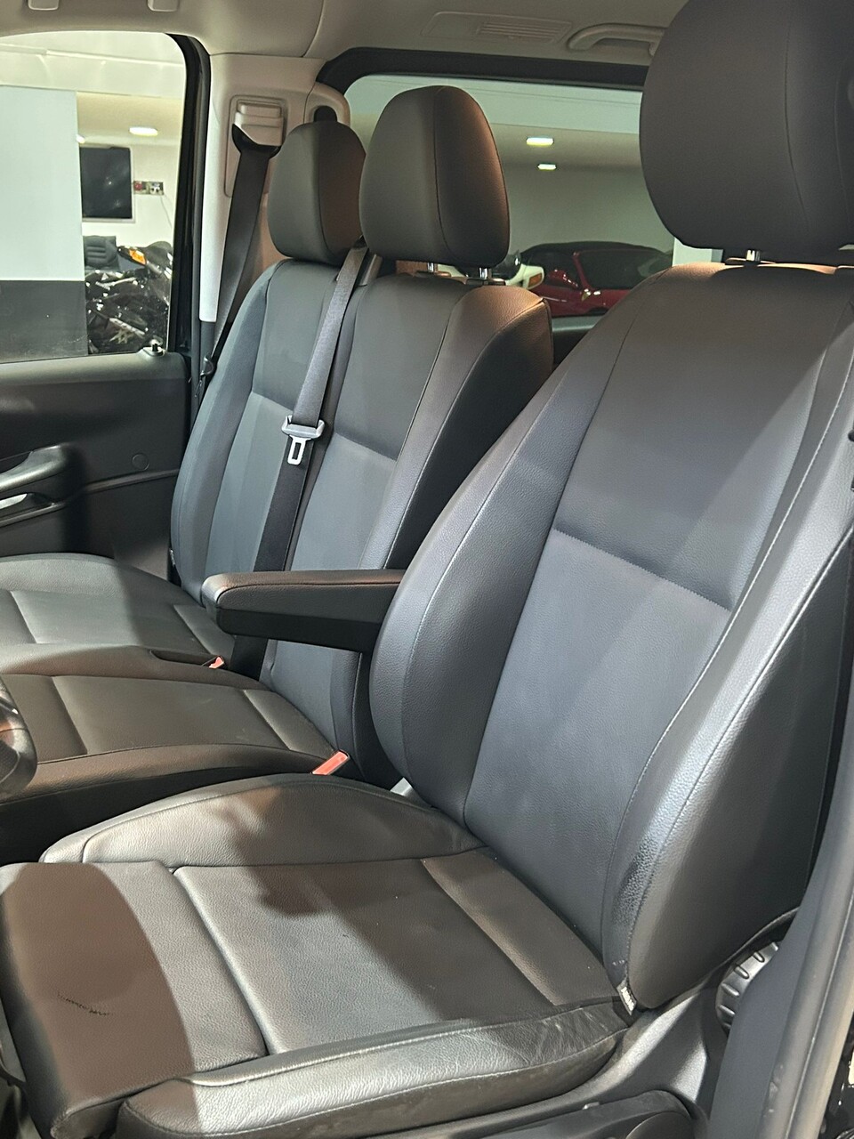 Mercedes-Benz Vito Tourer Pro XL 116 CDI con solo 13000 km Diesel