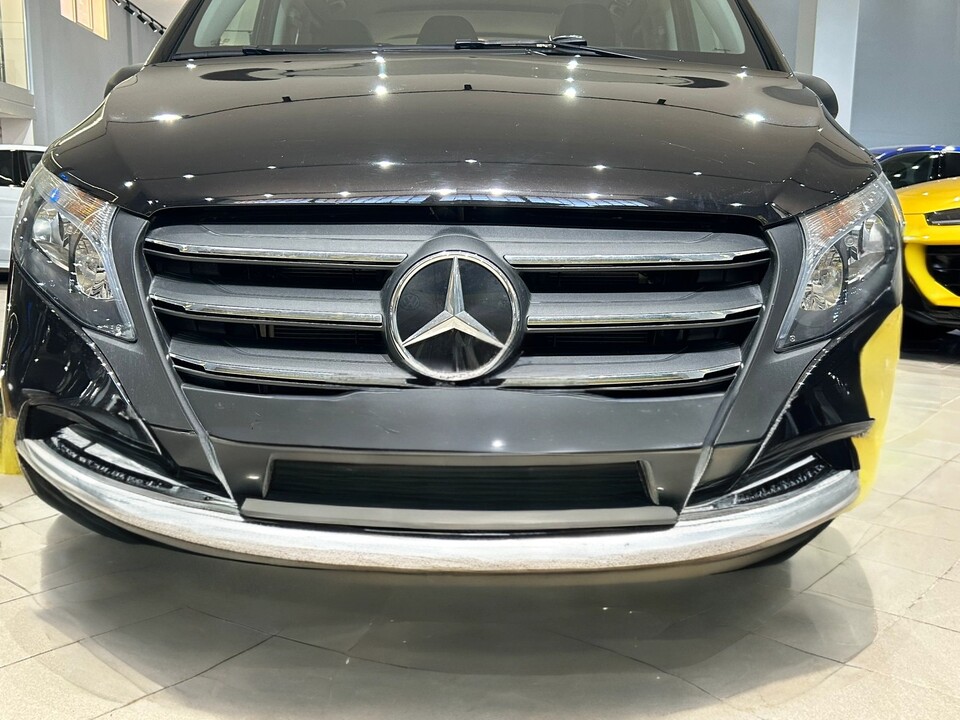 Mercedes-Benz Vito Tourer Pro XL 116 CDI con solo 13000 km Diesel