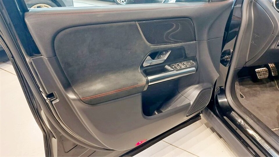 Mercedes-Benz GLA 200 D Automatic Premium AMG Diesel
