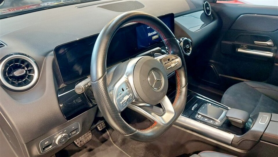 Mercedes-Benz GLA 200 D Automatic Premium AMG Diesel