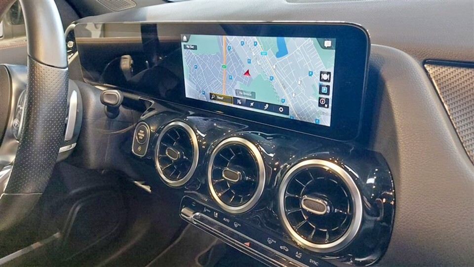 Mercedes-Benz GLA 200 D Automatic Premium AMG Diesel
