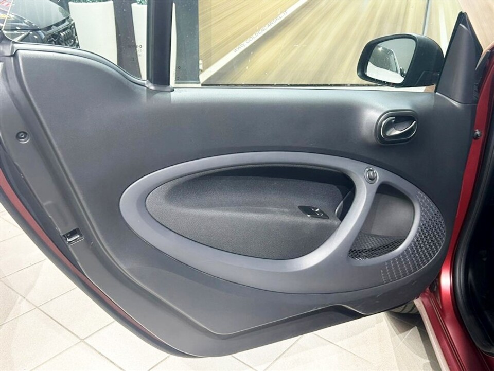 Smart Fortwo EQ Racingred (22kW) Elettrica