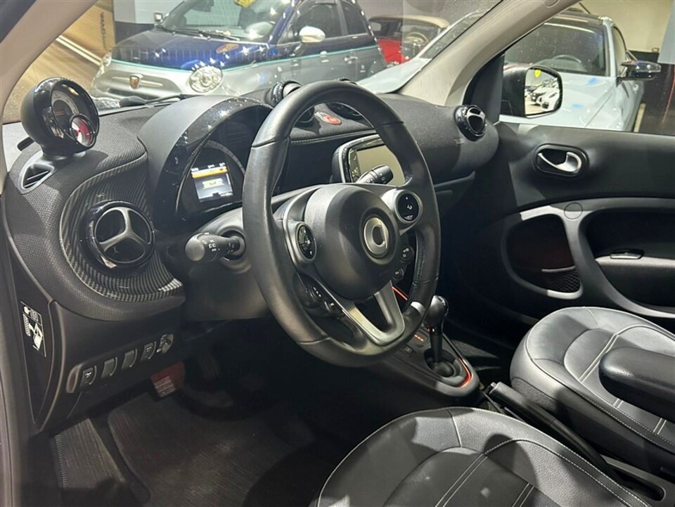 Smart Fortwo EQ Racingred (22kW) Elettrica