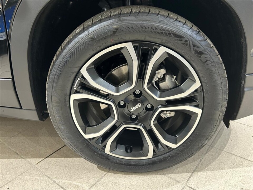 Jeep Avenger 1.2 turbo e-hybrid mhev Summit 110cv edct6 Benzina / Diesel