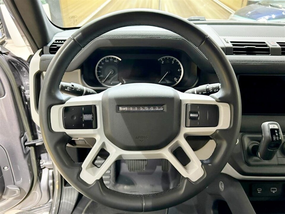 Land Rover Defender 110 3.0d i6 mhev SE awd 200cv auto Elettrica / Diesel