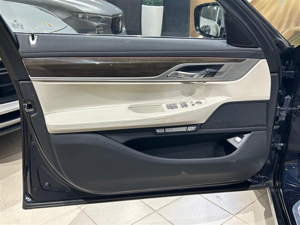 BMW Serie 7 730D Luxury auto my18 Diesel