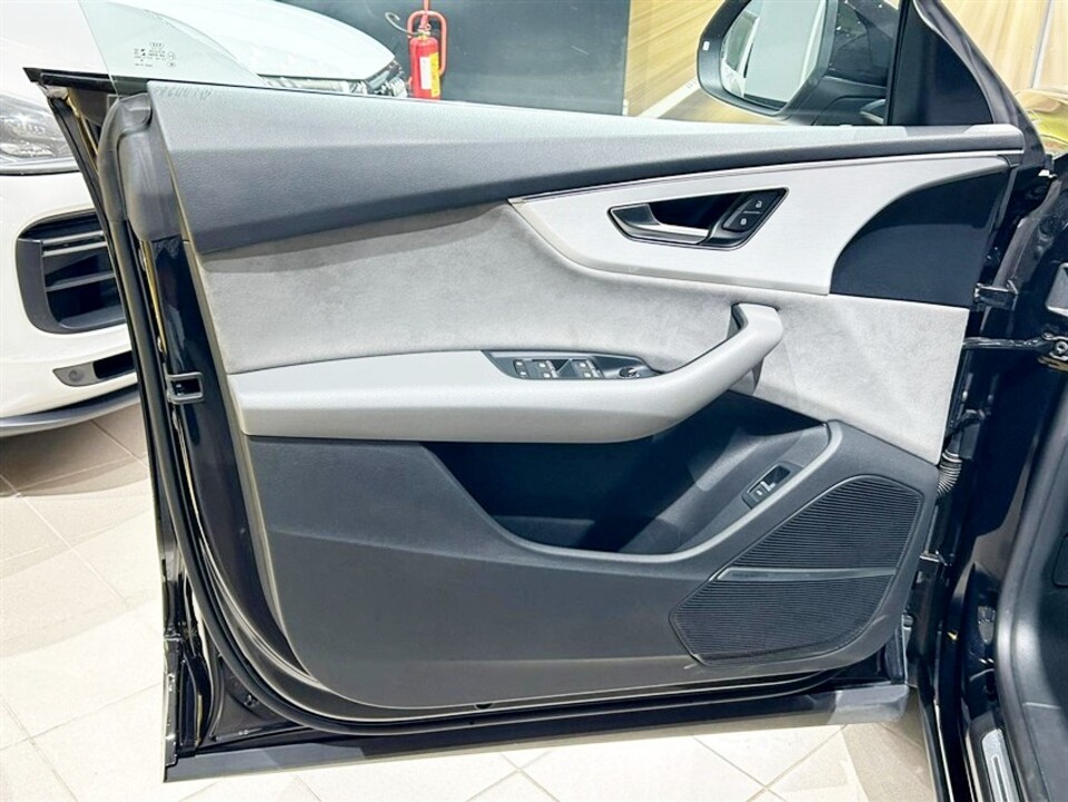 Audi Q8 50 3.0 tdi mhev quattro tiptronic Elettrica / Diesel