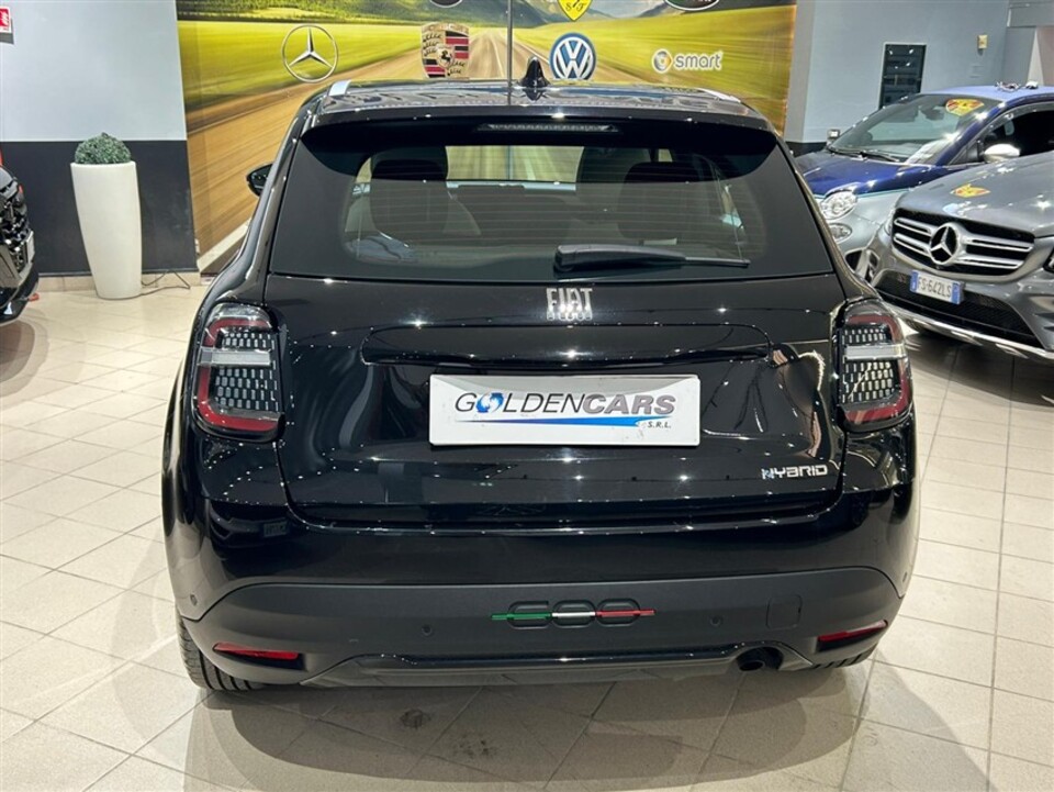 Fiat 600 1.2 hybrid 110cv auto Elettrica / Benzina
