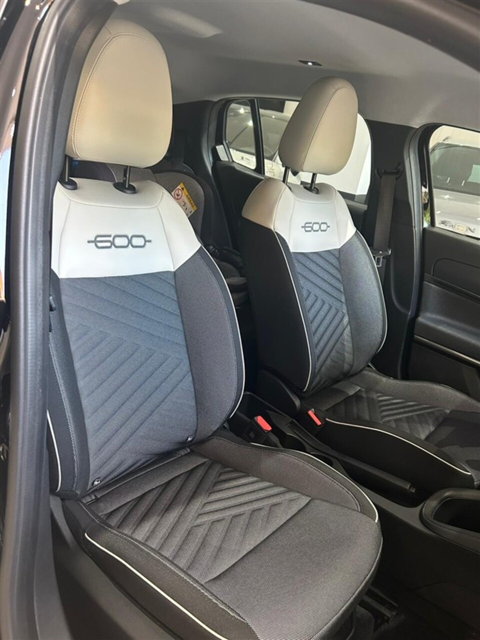 Fiat 600 1.2 hybrid 110cv auto Elettrica / Benzina