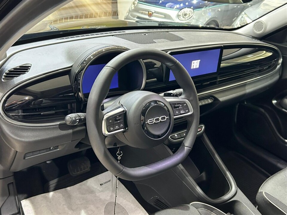 Fiat 600 1.2 hybrid 110cv auto Elettrica / Benzina
