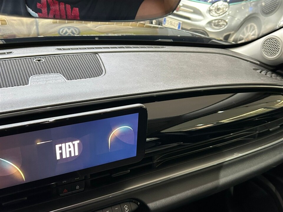Fiat 600 1.2 hybrid 110cv auto Elettrica / Benzina