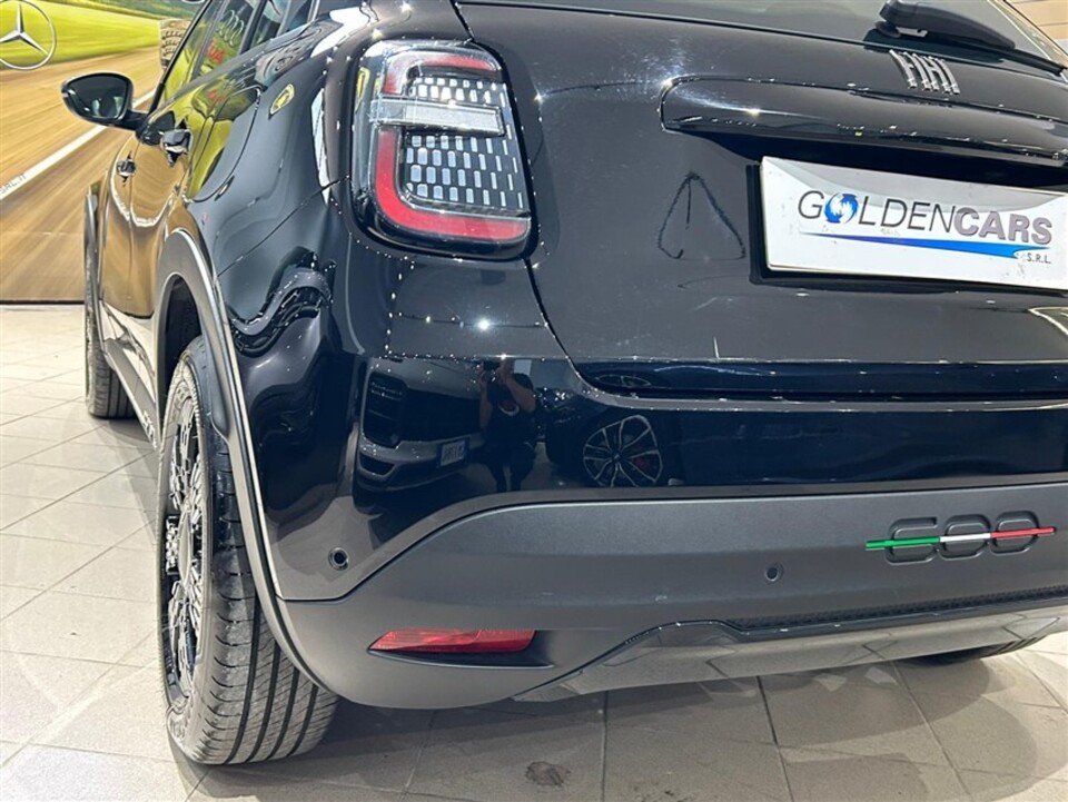 Fiat 600 1.2 hybrid 110cv auto Elettrica / Benzina